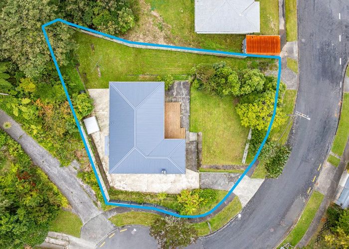  at 16 Rintoul Grove, Stokes Valley, Lower Hutt, Wellington