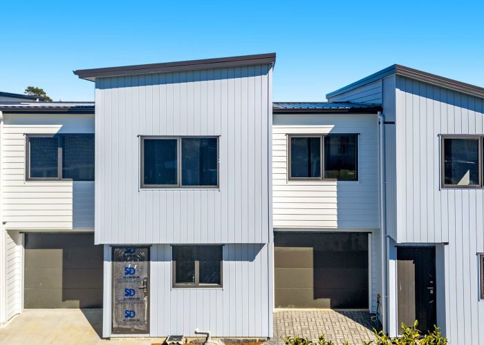  at 11 Healy Road, Manurewa, Manukau City, Auckland