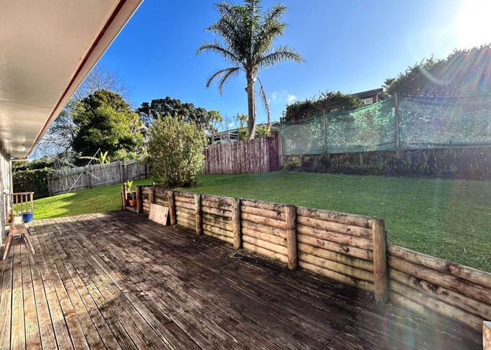  at 11 Tableau Place, Totara Vale, North Shore City, Auckland