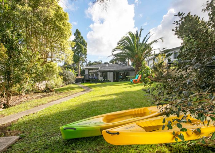  at 482 Huia Road, Laingholm, Auckland