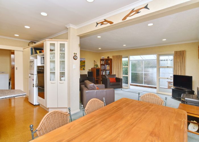  at 8 Ron Place, Bishopdale, Christchurch
