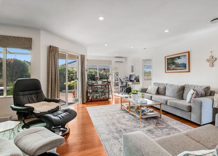  at Bluebird Crescent, Unsworth Heights, North Shore City, Auckland