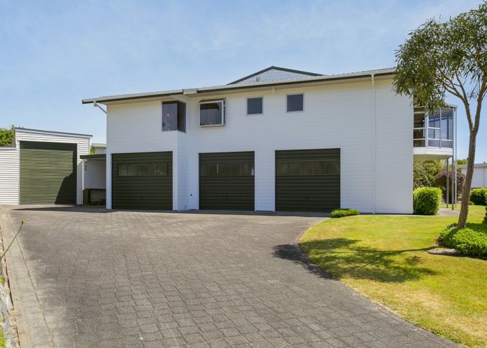  at 10 Alberta Street, Acacia Bay, Taupo