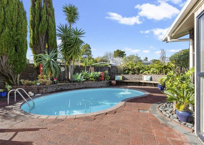  at 2 Mariposa Avenue, Lynfield, Auckland