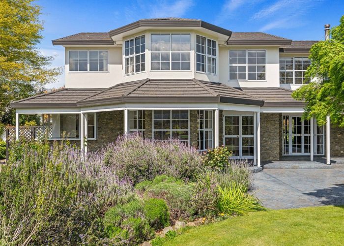  at 8 Ashford Grove, Rapaura