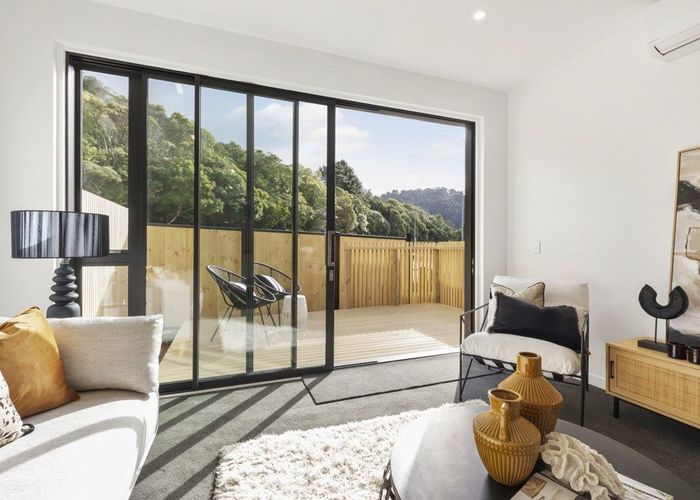  at 1/6 Makara Road, Karori, Wellington