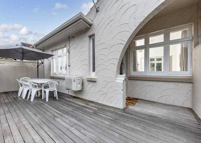  at 2/722 Manukau Road, Royal Oak, Auckland