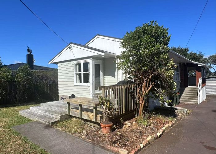 at 6 Raines Avenue, Forrest Hill, Auckland