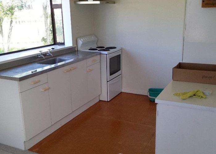  at 2/8 Quiet Street, Te Atatu South, Waitakere City, Auckland