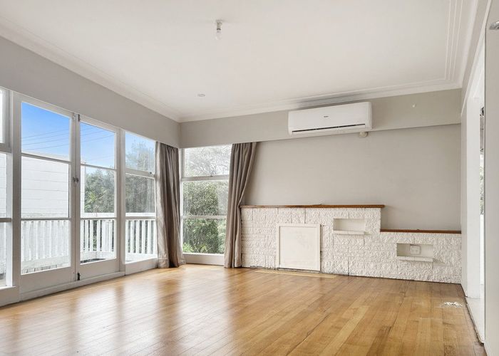  at 2/17 View Rd, Henderson, Waitakere City, Auckland