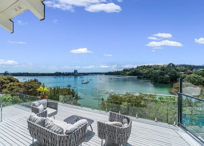  at 105 Aeroview Drive, Beach Haven, North Shore City, Auckland