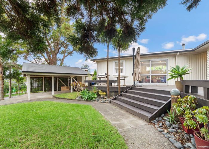  at 15 Winifred Avenue, Bayview, Auckland