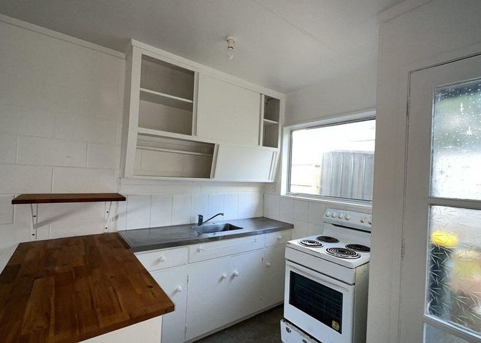  at 10 Hill Road, Hill Park, Manukau City, Auckland