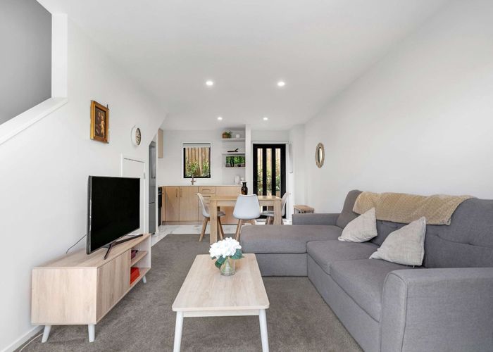  at 6/137 View Road, Sunnyvale, Auckland