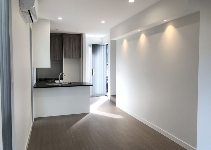  at 7/21 Akoranga Dr, Northcote, North Shore City, Auckland