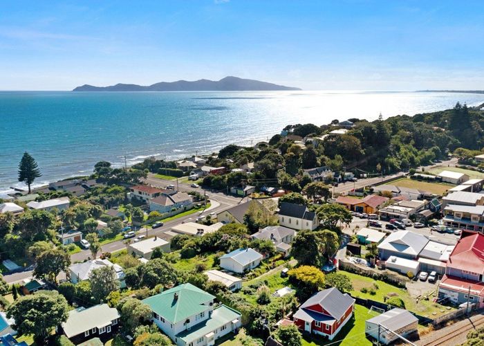  at 15 Beach Road, Paekakariki