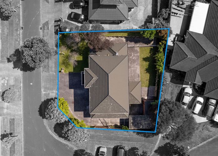  at 6 Brunswick Rise, Mangere, Auckland