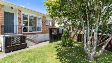  at 4/25 Celtic Crescent, Ellerslie, Auckland