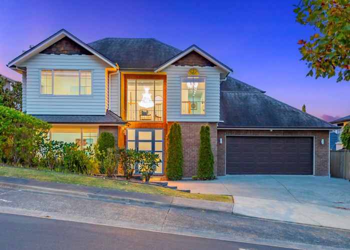  at 49 Harrowglen Drive, Northcross, Auckland