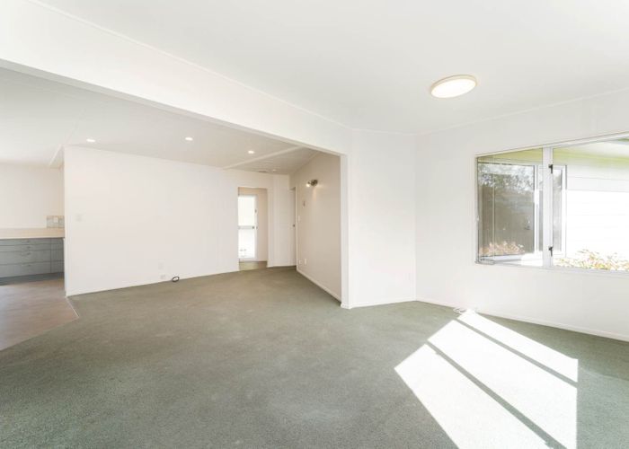  at 3 Hueglow Rise, West Harbour, Waitakere City, Auckland