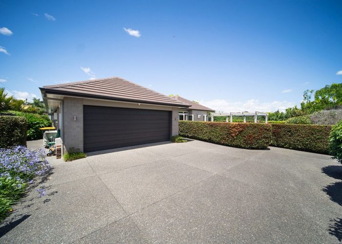  at 14 Pescara Point, Karaka, Papakura