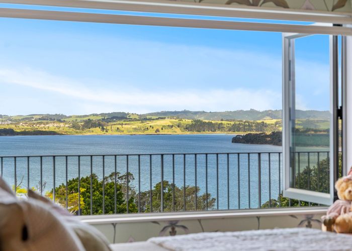  at 3 Pounamu Place, Shelly Park, Manukau City, Auckland