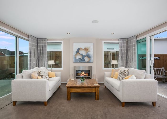  at 61 James Cook Drive, Whitby, Porirua