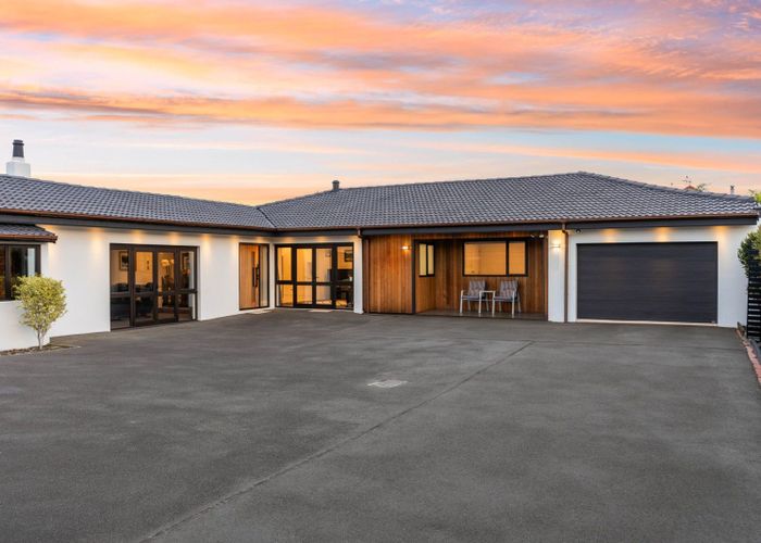  at 215 Bay View Road, Saint Clair, Dunedin, Otago