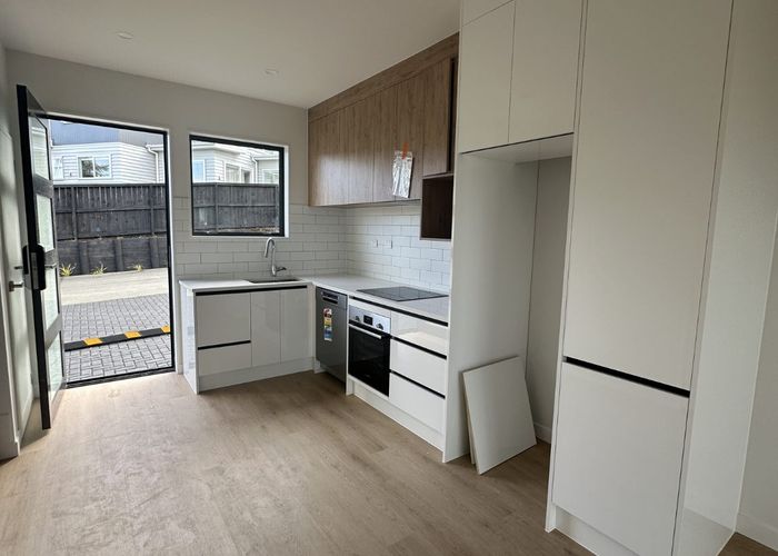  at 3/130 Te Oneroa Way, Long Bay, North Shore City, Auckland