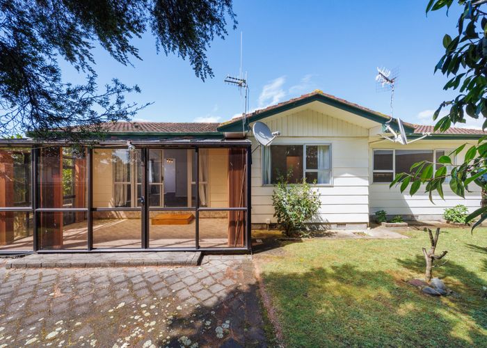  at 14 Hillcrest Drive, Kelvin Grove, Palmerston North, Manawatu / Whanganui