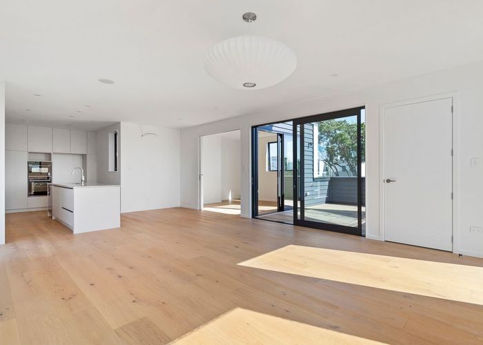  at 246 Hurstmere Road, Takapuna, North Shore City, Auckland