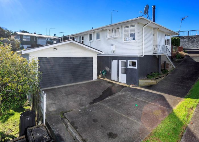  at 598 Glenfield Road, Bayview, Auckland