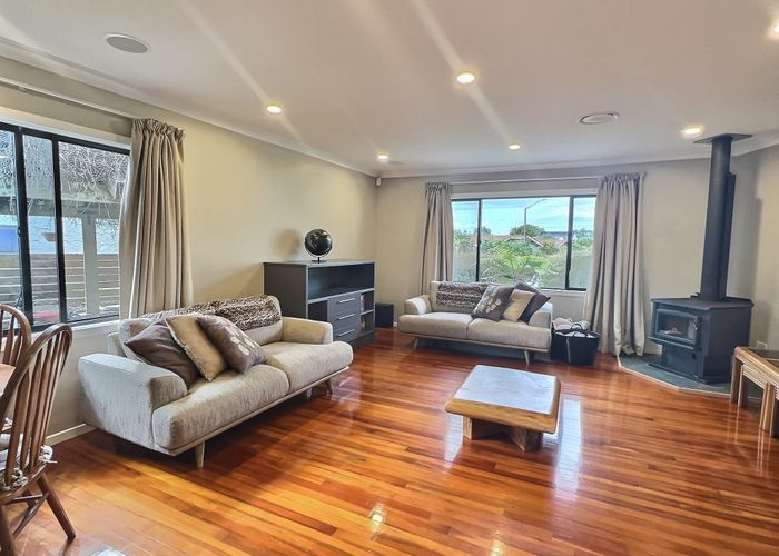  at 9 Bassett Place, Taradale, Napier