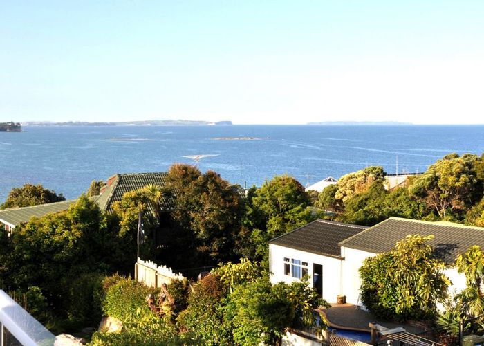  at 31 Rothesay Bay Road, Rothesay Bay, Auckland