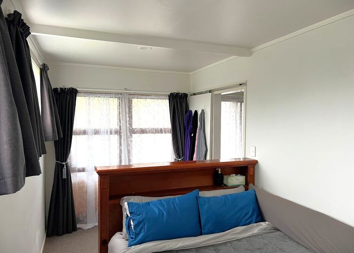  at 129 Wallace Road, Mangere Bridge, Auckland