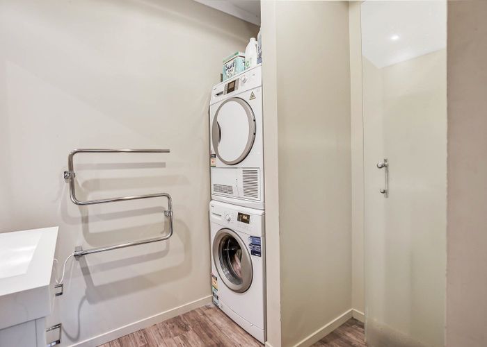  at 1/114 Old Farm Road, Hamilton East, Hamilton
