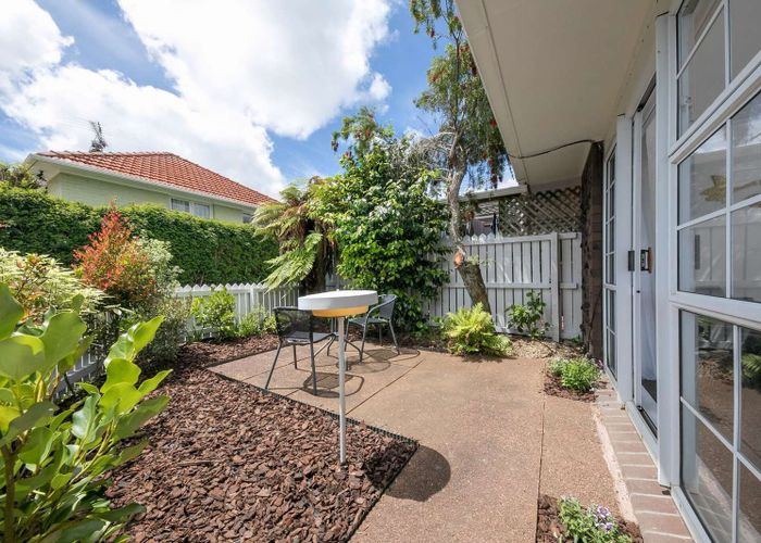  at 3/2 Raurenga Avenue, Royal Oak, Auckland