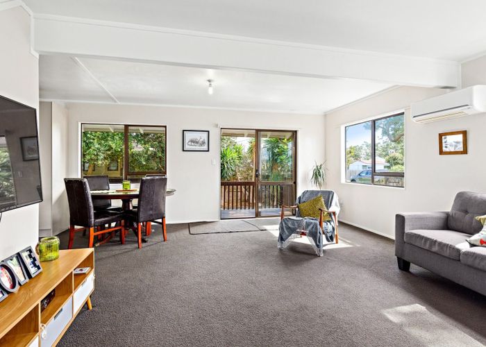  at 6 Te Moau Ave, Parakai, Rodney, Auckland