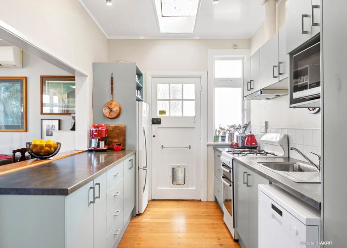  at 13 Rakau Road, Hataitai, Wellington