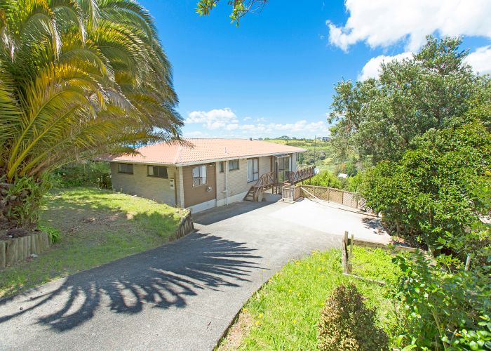 Free property data for 12 Cochrane Avenue, Arkles Bay, Whangaparaoa