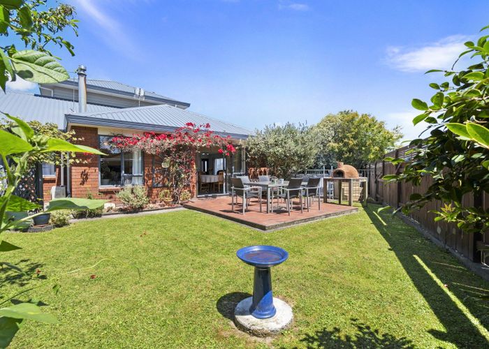  at 8 Sunshine Place, Kelvin Grove, Palmerston North