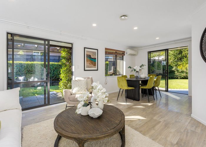  at 33 Admirals Court Drive, Greenhithe, Auckland