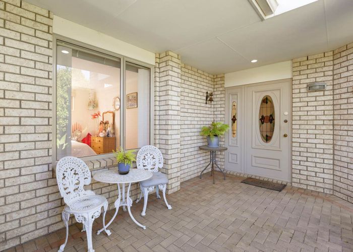  at 6 Castlehill Court, Wattle Downs, Manukau City, Auckland