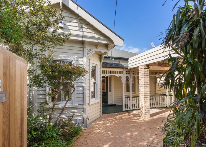  at 3 Springfield Road, Morningside, Auckland