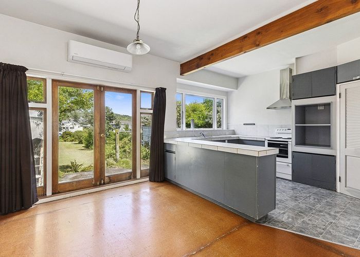  at 52 Main Road, Titahi Bay, Porirua, Wellington