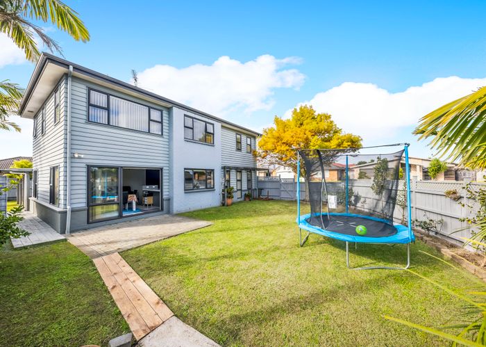  at 8 Bellshill Close, Wattle Downs, Auckland