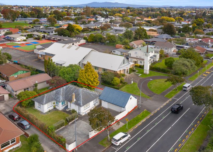  at 94 Clarkin Road, Fairfield, Hamilton