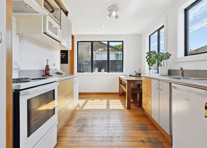  at 2/7 Wilmot Street, Northcote, Christchurch City, Canterbury