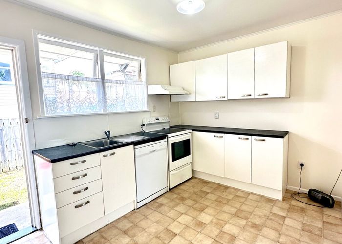  at 2/236 Pakuranga Road, Pakuranga Heights, Manukau City, Auckland