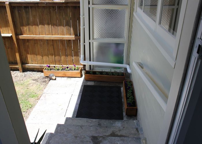  at 2/24 Abercrombie Street, Howick, Auckland